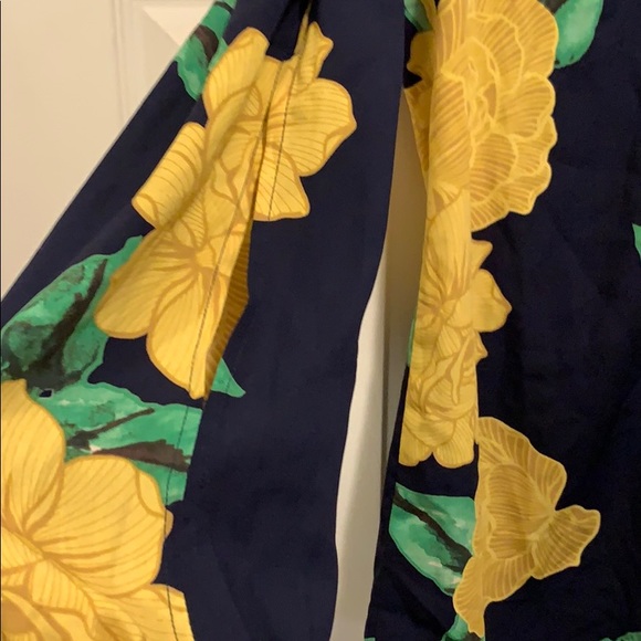 Floral top - Picture 4 of 4